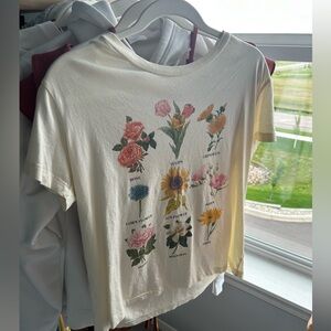 Flower graphic tee